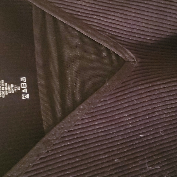 NWOT Ribbed Long Sleeve Venus - Picture 3 of 3